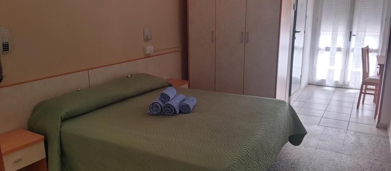 Hotel Adriatico Bellaria-Igea Marina Exteriör bild