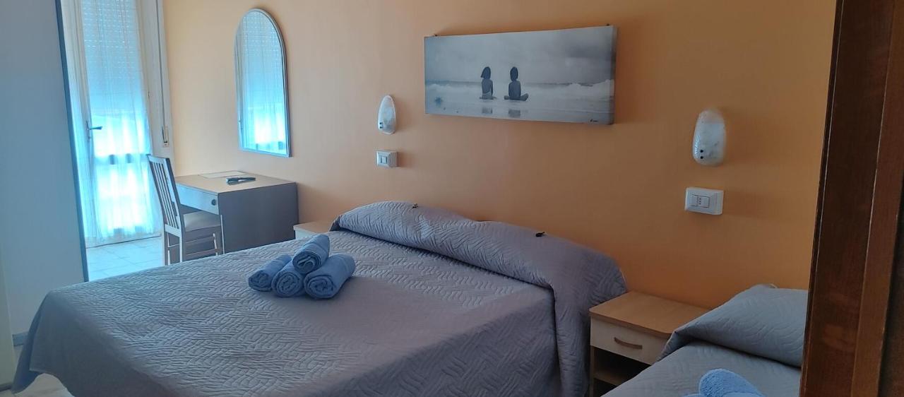 Hotel Adriatico Bellaria-Igea Marina Exteriör bild