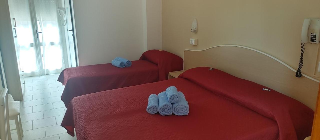 Hotel Adriatico Bellaria-Igea Marina Exteriör bild