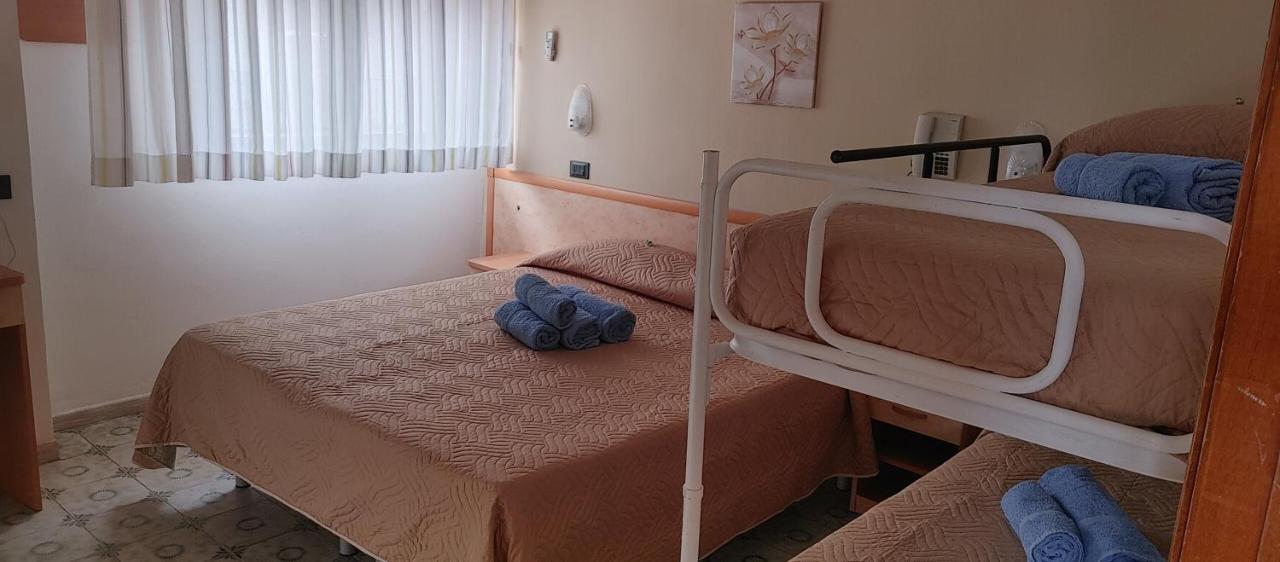 Hotel Adriatico Bellaria-Igea Marina Exteriör bild