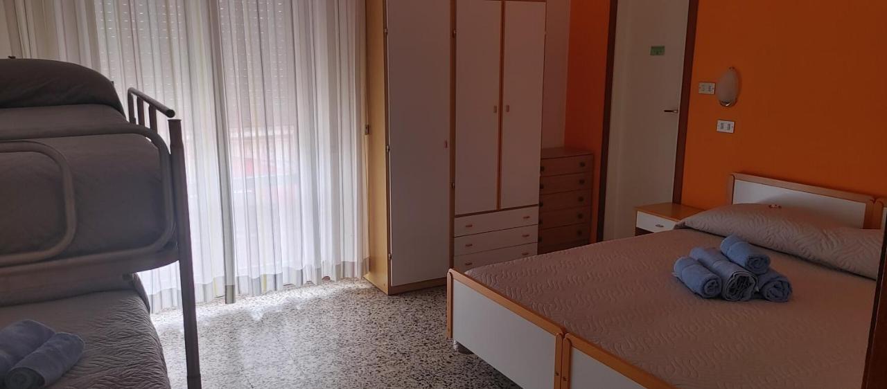 Hotel Adriatico Bellaria-Igea Marina Exteriör bild
