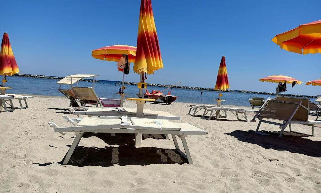 Hotel Adriatico Bellaria-Igea Marina Exteriör bild